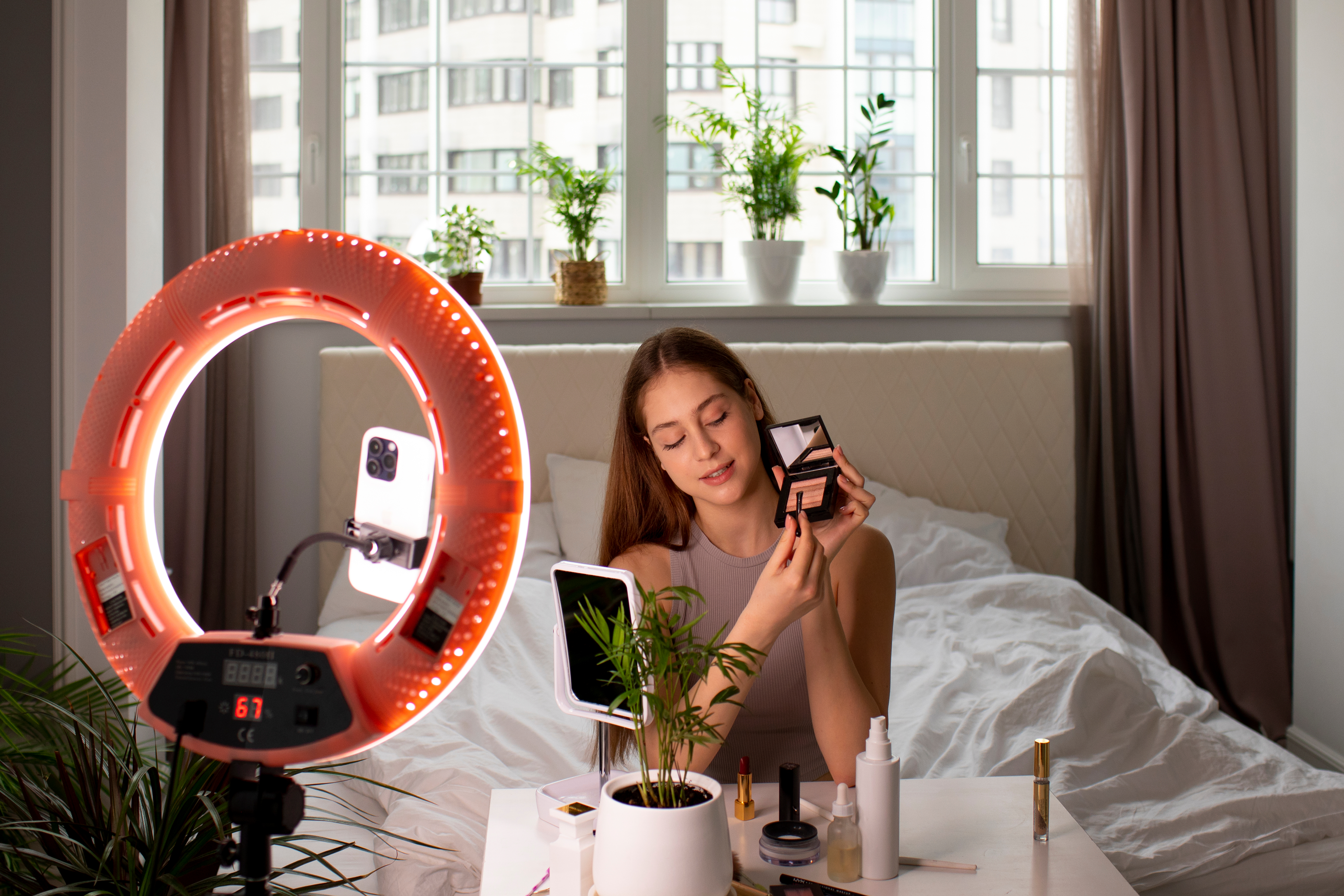 Creator with ring light